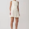 Vestido mini plisado sin mangas Mackenzie – Marfil Vestido mini plisado sin mangas Mackenzie – Marfil