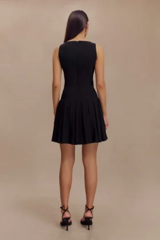 Vestido mini plisado sin mangas Mackenzie – Negro