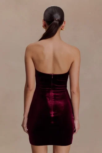 Vestido mini sin tirantes de terciopelo Paulina – Burdeos
