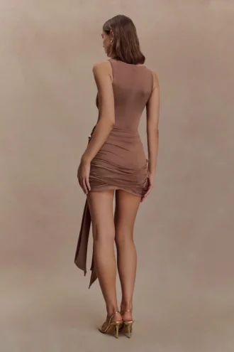 Vestido Sinead Slinky con detalles metálicos – Moca