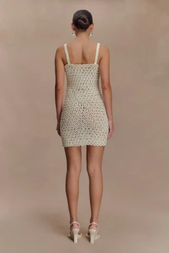Vestido Vanessa de perlas tejido a ganchillo a mano – Marfil Vestido Vanessa de perlas tejido a ganchillo a mano – Marfil